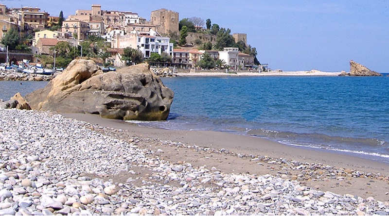 Castel-di-Tusa-spiaggia-bandiera-blu-messinaoggiMarcyRuggi.jpg